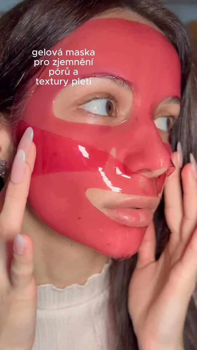 Arencia Red Collagen Jello Mask je maska s gelovou texturou, která poskytuje intenzivní hydrataci, pomáhá zpevnit pleť a viditelně minimalizovat póry.❤️

Její chladivý efekt okamžitě osvěžuje a revitalizuje pleť, která je po každém použití hladší, pevnější a zářivější.✨

#skinguru24 #koreanskincare #koreanmakeup #arencia #collagenmask